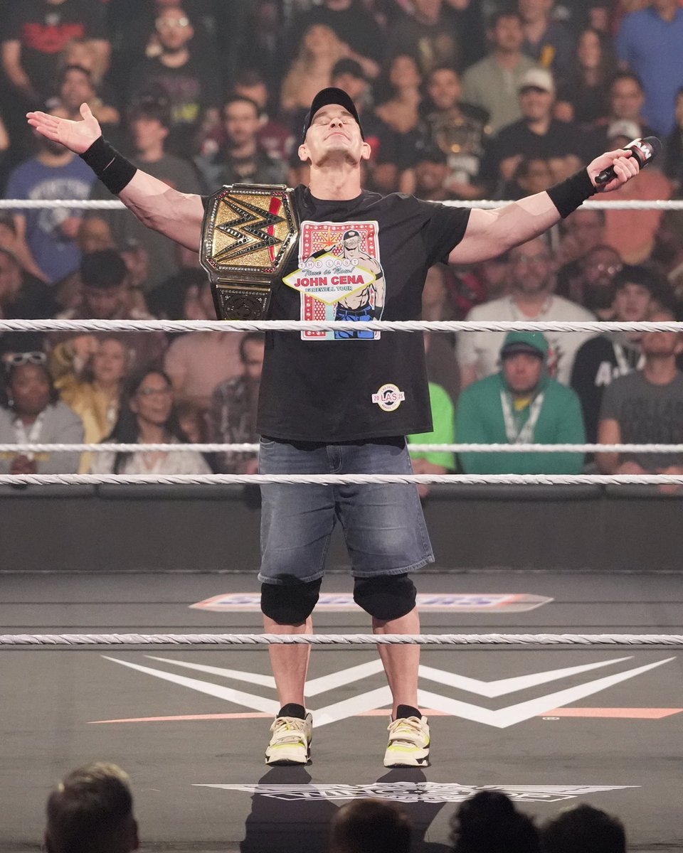 RAWisNetflix's tweet photo. Embrace The Greatness!

#WWE #WWERaw  #RawonNetflix #RawisNetflix #WWEonNetflix https://t.co/sFzavFOp3I