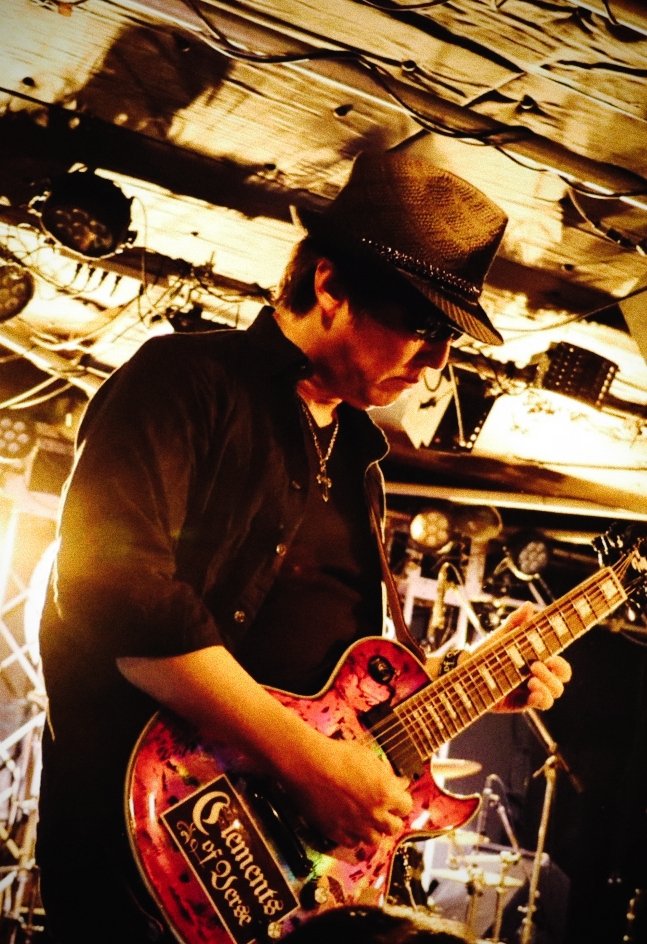 eov_tw's tweet photo. 5/4 クレッシェンド吉祥寺のLIVEをご覧いただいた皆様、誠にありがとうございます。6年振りに集結できたオリジナルメンバー５人でとても楽しく熱い演奏ができました。またオリメン構成でLIVEが出来るようこれからも精進して参ります。
 関わって下さった皆様に重ねて感謝！！そしてまた近いうちに！！ https://t.co/6XEbksOGJl