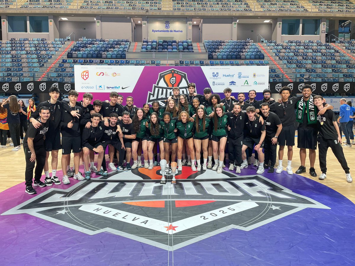 Penya1930's tweet photo. 💚🖤 La nostra essència, la nostra raó de ser: CLUB JOVENTUT BADALONA

🥈 Subcampiones d’Espanya 
🥉 Medallistes de bronze

🏀 SOM EL BRESSOL

#CityOfBadalona https://t.co/GiVjgRVlCY