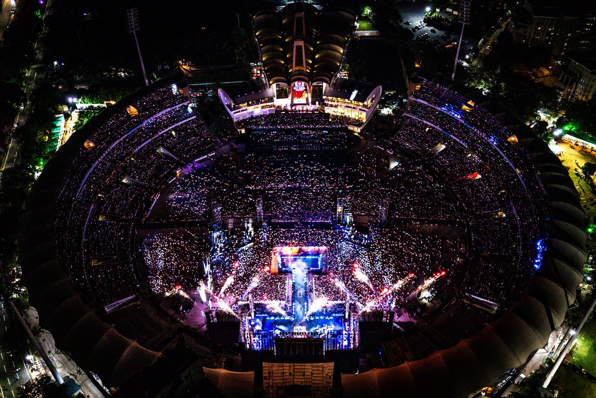 arrahman's tweet photo. It feels truly special to premiere the Wonderment Tour in India, right here at Mumbai. Thank you to each and every one of you who came, felt, and experienced the magic of Wonderment with us. 

Your love and energy made it unforgettable. And special thanks to everyone who worked relentlessly to put this all together.