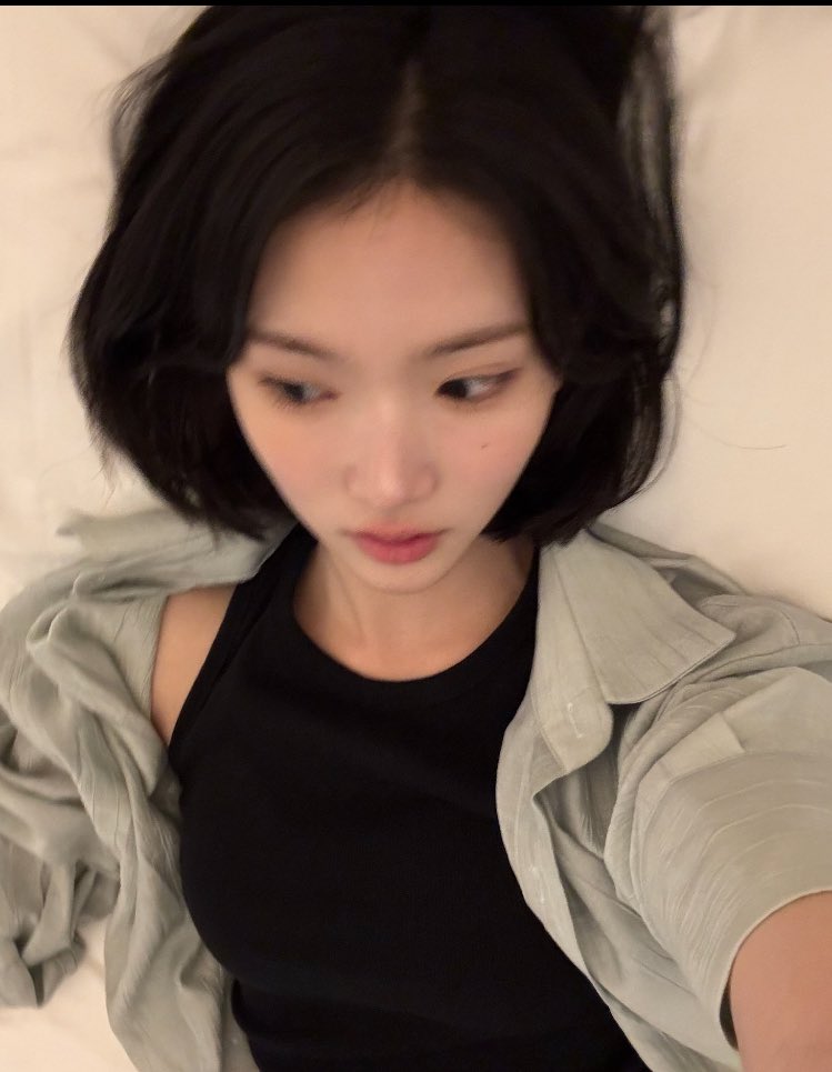 picscjiwoo's tweet image. #JIWOO new weverse update  ♡₊˚ 🦢・₊✧