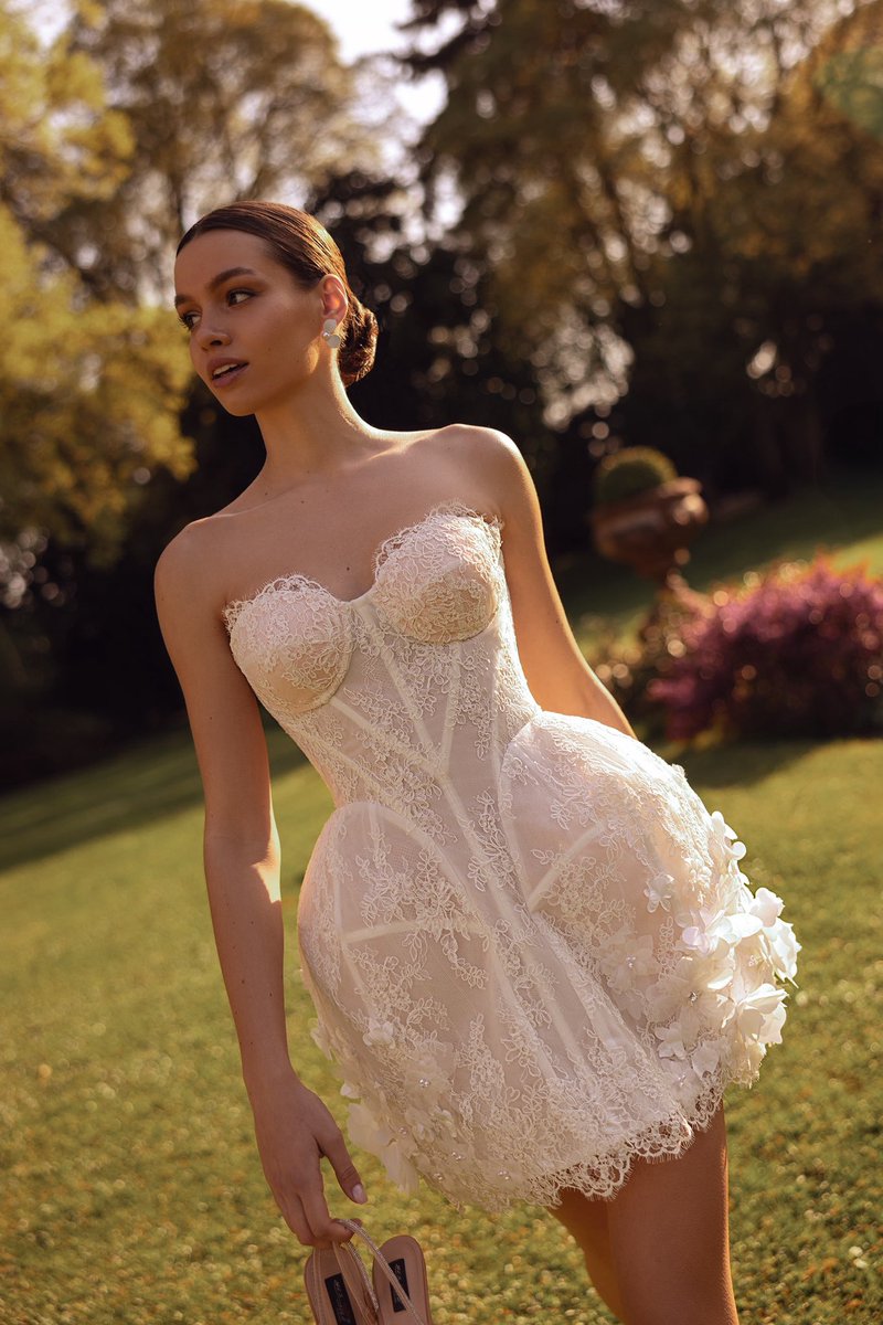 RiccaSposa's tweet photo. Ricca Sposa presents its breathtaking Couture 2026 Bridal Collection, inspired by the charm of an Italian villa. Each gown features hand-sewn embellishments, embodying romance and timeless luxury while celebrating European architectural heritage. https://t.co/EuGEW0Bhjr