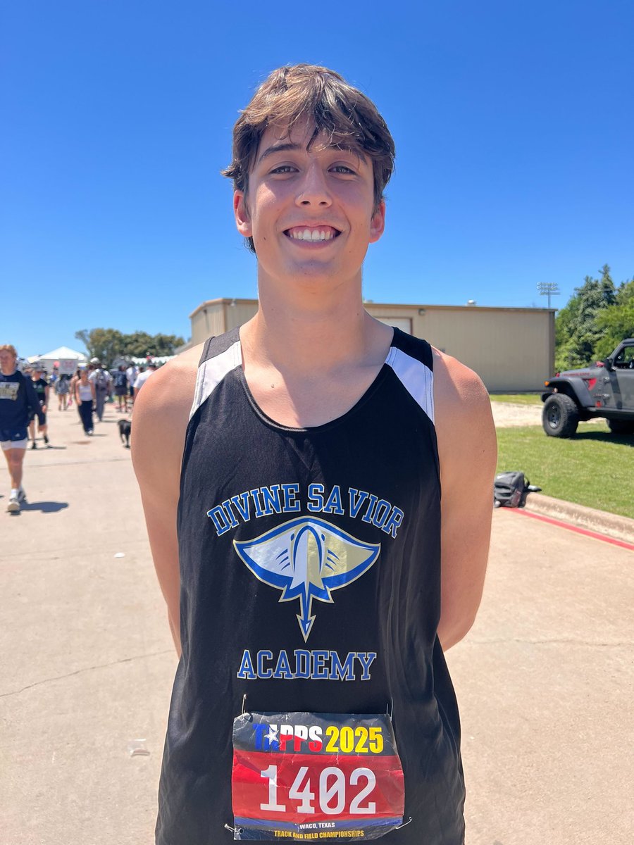 Congratulations Elijah! TAPPS 1A 300 M Hurdle Champion! 

#DSASienna #StingEmRays