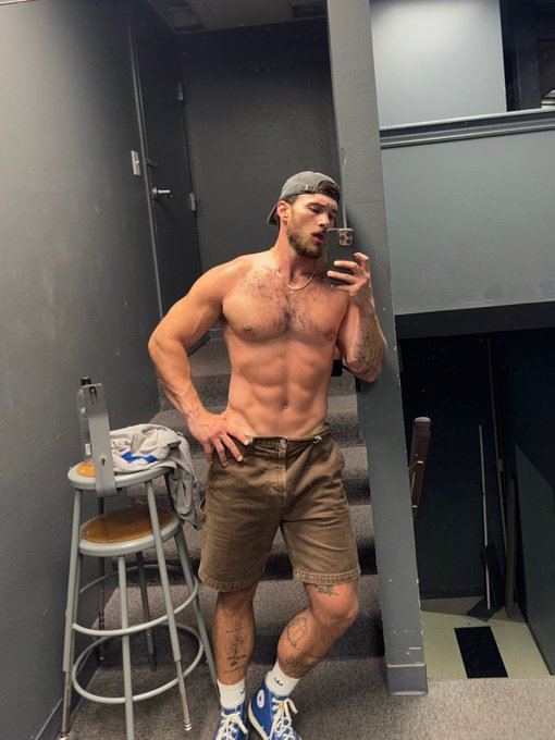 Watch michael ༄'s leaked NSFW photo on TwXstars