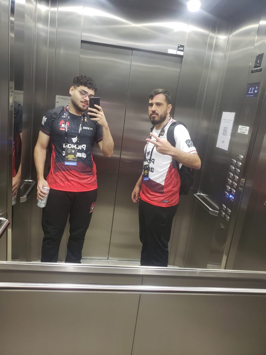 Top 9 - eLibertadores
<a href="/PatryckCS/">Patryck Cavalcante</a> você é um dos melhores que já vi.

Chateado porque sei que temos tudo para mais, mas satisfeito pq demos nosso melhor e executamos tudo que trabalhamos.

Vamos voltar.