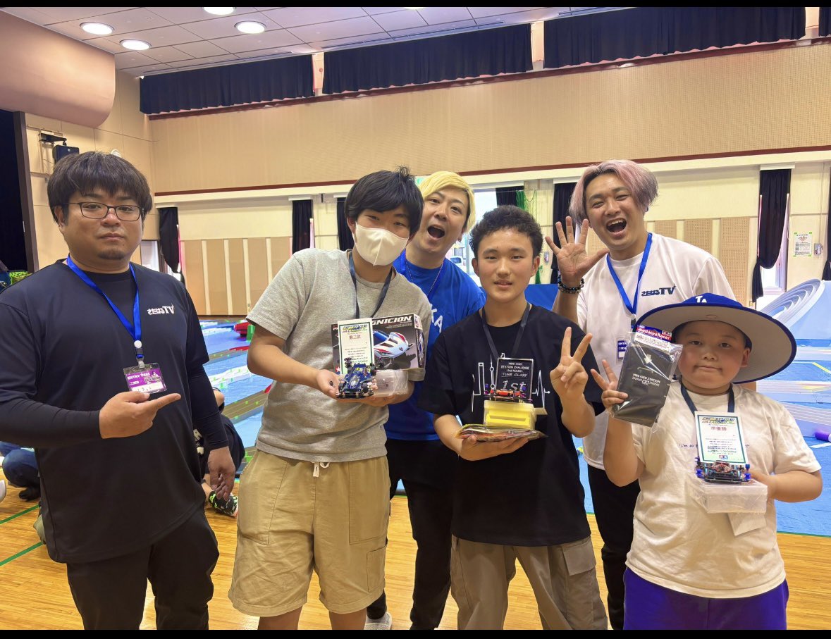 kai800800's tweet image. 本日はノーコンさんのレースに参戦して参りました💡
Jくんは、チューンクラス準優勝でした💡
自分は決勝に上がるも敗退、、、😭
前半笑いまくりで後半はガチのレースで最後は故人を惜しむ大会になり、あっという間の1日でした😊
運営・参加された皆さんお疲れ様でした♪