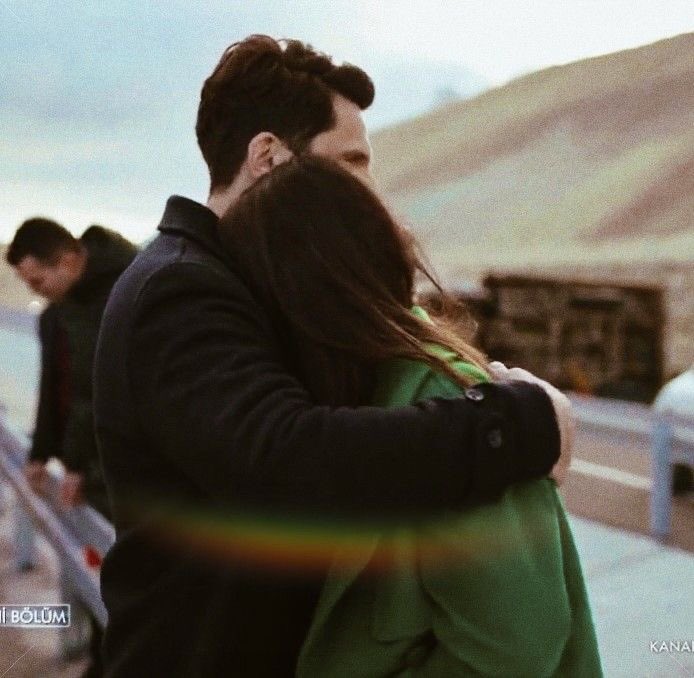 Olivt_Thay's tweet photo. Bom dia!
Como vocês sabem hoje é #YargiDay
♾️❤️
#CeylinKaya #CeylinErguvanKaya #IlgazKaya #IlCey #Dizi #Emmy #Winner https://t.co/A5bsP0fTjq