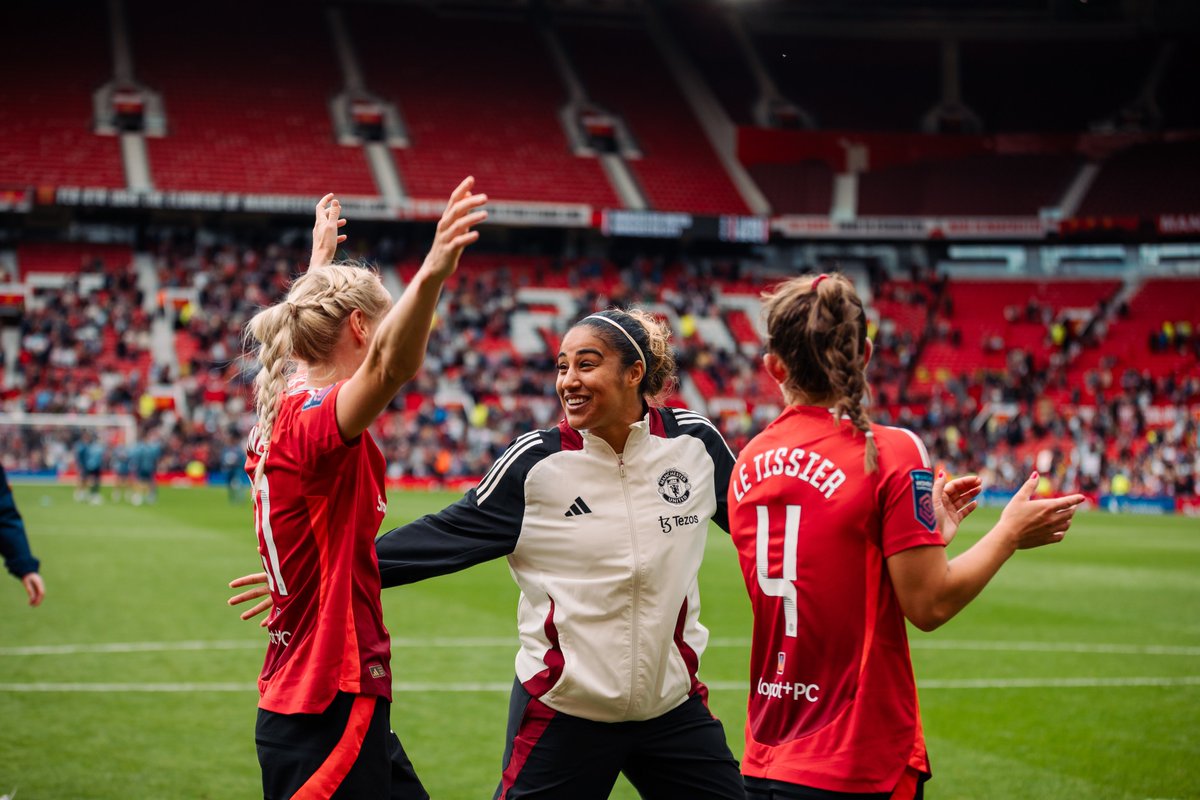 That just-qualified-for-the-Champions-League feeling 🤗

#MUWomen || #UWCL