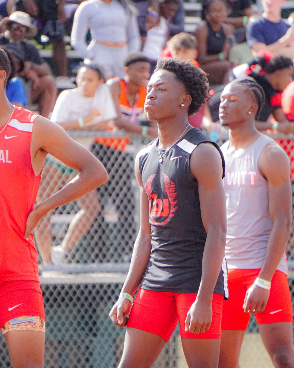 My track season as a senior has come to an end it’s been an fantastic year and I’ve enjoyed every last minute of it I would like to thank my coaches for always believing in me even when I was down and a great thanks to Bob jones track. 100- 10.55, 200-21.36, 400- 48.25