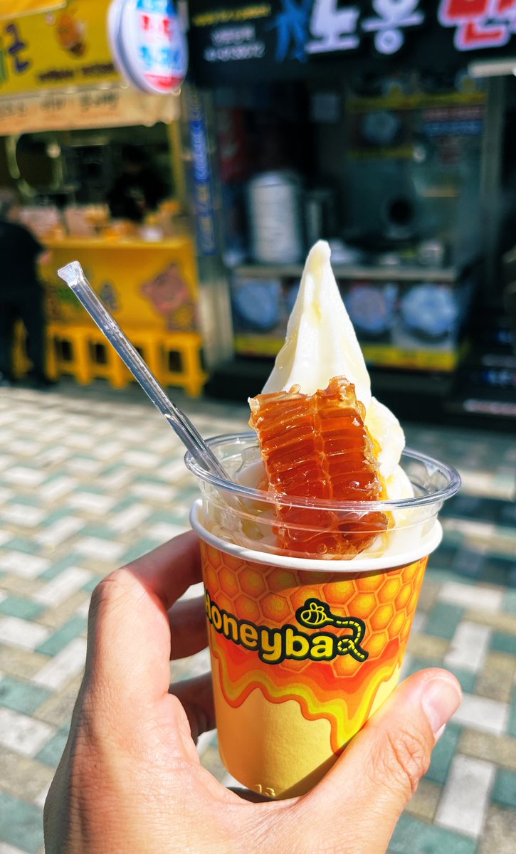 国よったら、
tattooある料理人がやってる店は、
間違いねぇって言われるくらいなのに
（多ければ多いほどいいらしい）

日本はやっぱ厳しいねー

（tattoo女子にムラついてるだけやろ！）
（日本は歴史的背景がね）
（別に海外だってtattoo入れてきたら親に叱られる基本構図変わらん）