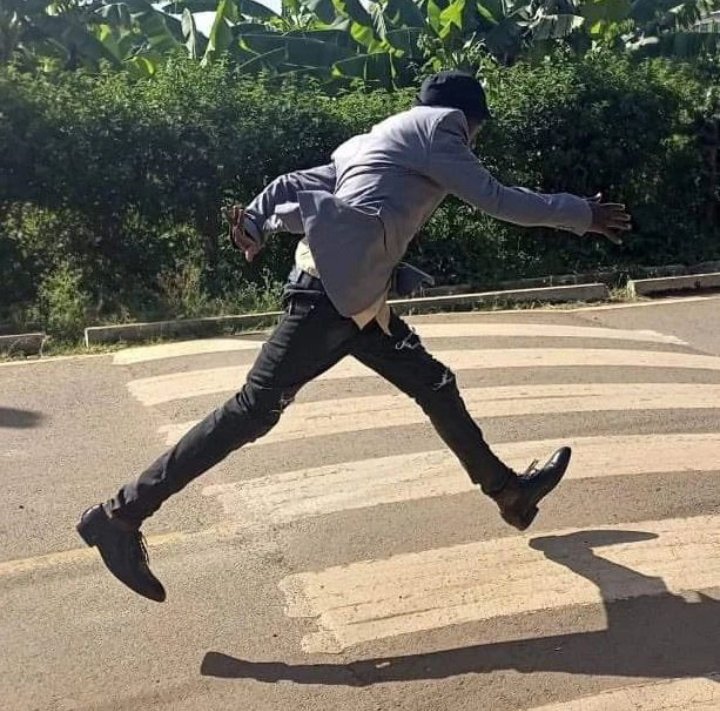 Me: Running to my notification to follow those that followed me... 
And following those that will follow back too <a href="/GiveRep/">GiveRep</a> and just pay <a href="/ATTNtoken/">ATTN 👁️</a> to <a href="/ikadotxyz/">Ika「🦑」</a> too.

Follow for follow... Let's start ASAP!!!
