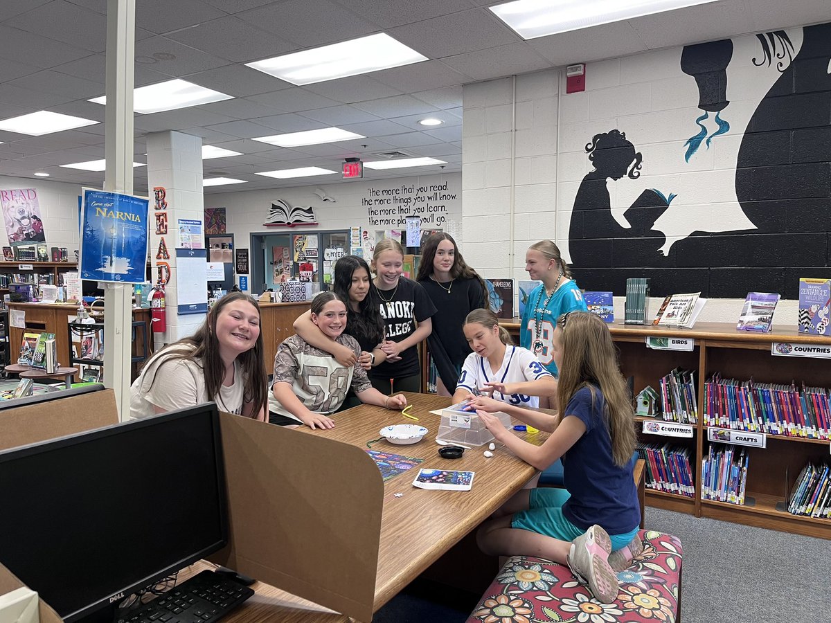 LibraryRmms's tweet image. It’s been a great week in the RMMS Library. Can’t believe we only have 13 days of school left.❤️🎉📚⭐️@PetsinClassroom