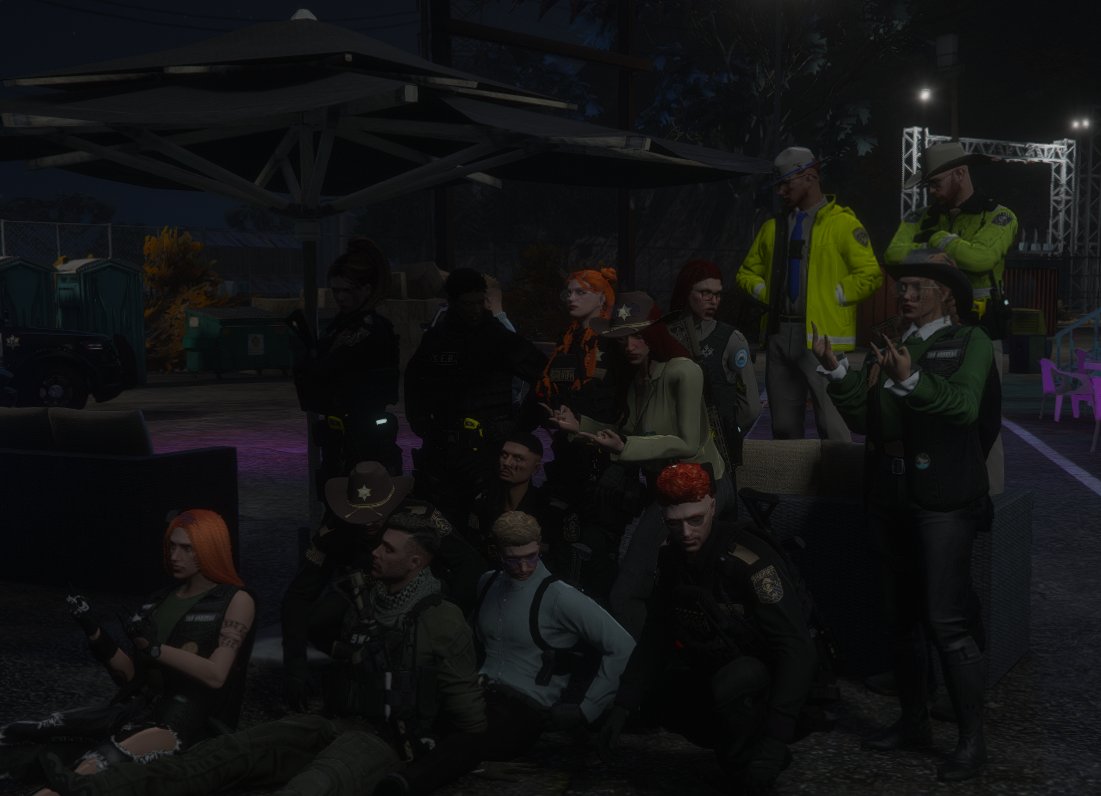 InfamesLEO's tweet image. El pasado sábado 26 tuvo lugar el evento Un Hogar Para Todos, en dónde el BCSO en conjunto con el SAFD recolectó distintas donaciones para apoyar a todas las familias las cuáles sufren incendios cada año. ¡Gracias por acompañarnos y por sus donaciones! 🏡 💚