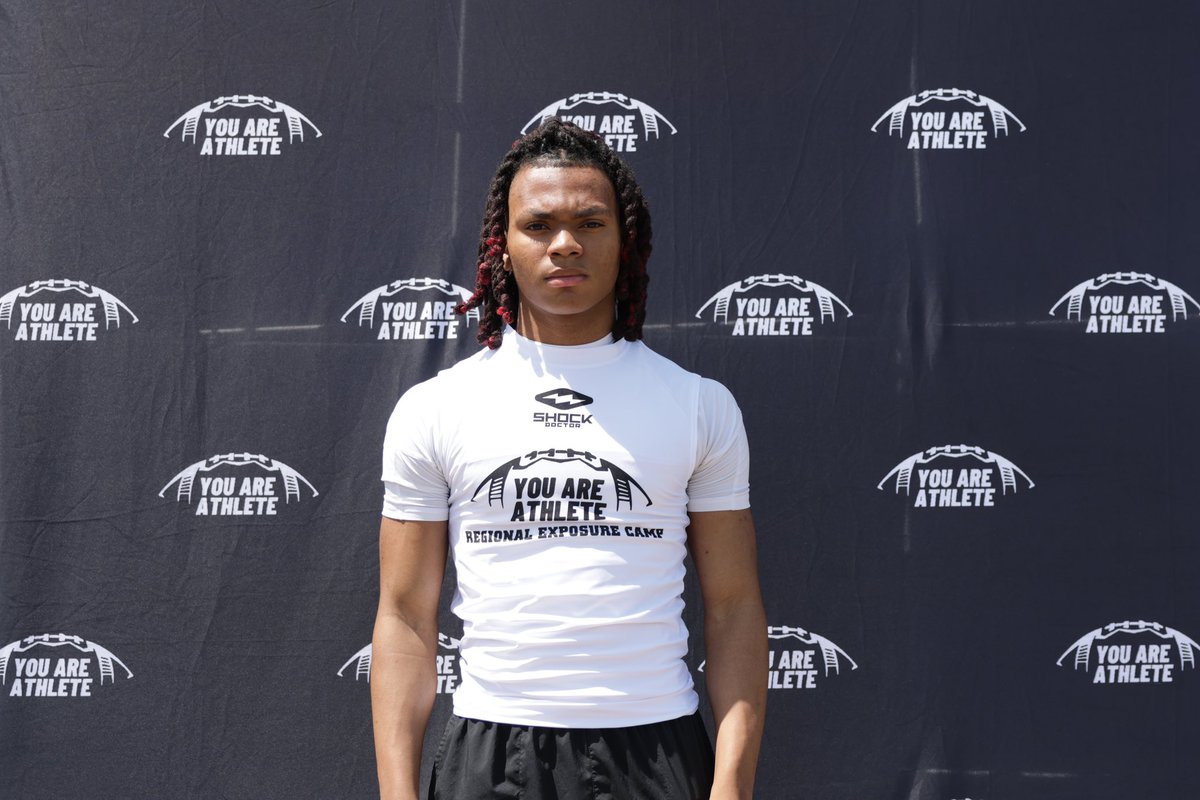 Brandon Howard (@bhoward_11) on Twitter photo St. Peter’s Prep (NJ.) 2028 WR/CB Kymore Monroe (<a href="/KymoreMonroe/">KymoreMonroe 👹</a>)
Monroe is versatile athlete who’s displays an ability for either side of the ball. At WR, he’s hard to guard & tough especially after the catch, while at DB he has great awareness & skill.
He holds two #D1 offers. St. Peter’s Prep (NJ.) 2028 WR/CB Kymore Monroe (<a href="/KymoreMonroe/">KymoreMonroe 👹</a>)
Monroe is versatile athlete who’s displays an ability for either side of the ball. At WR, he’s hard to guard & tough especially after the catch, while at DB he has great awareness & skill.
He holds two #D1 offers.