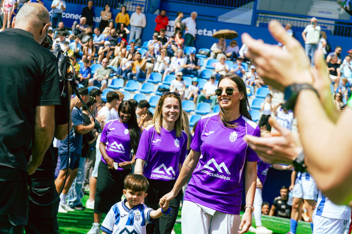 Les mares dels jugadors i algunes abonades mares han estat homenatjades pels jugadors.

🤝🏻 <a href="/sdibizaip/">SD IBIZA</a>