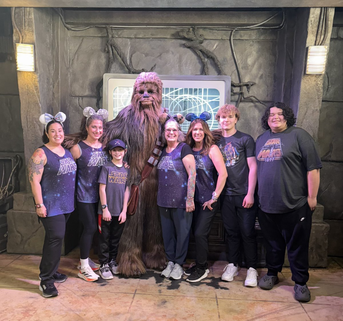 MitchellLMarisa's tweet photo. Happy #MayThe4th!  🌟🌟🌟🌟 https://t.co/6rxPS0Zufh