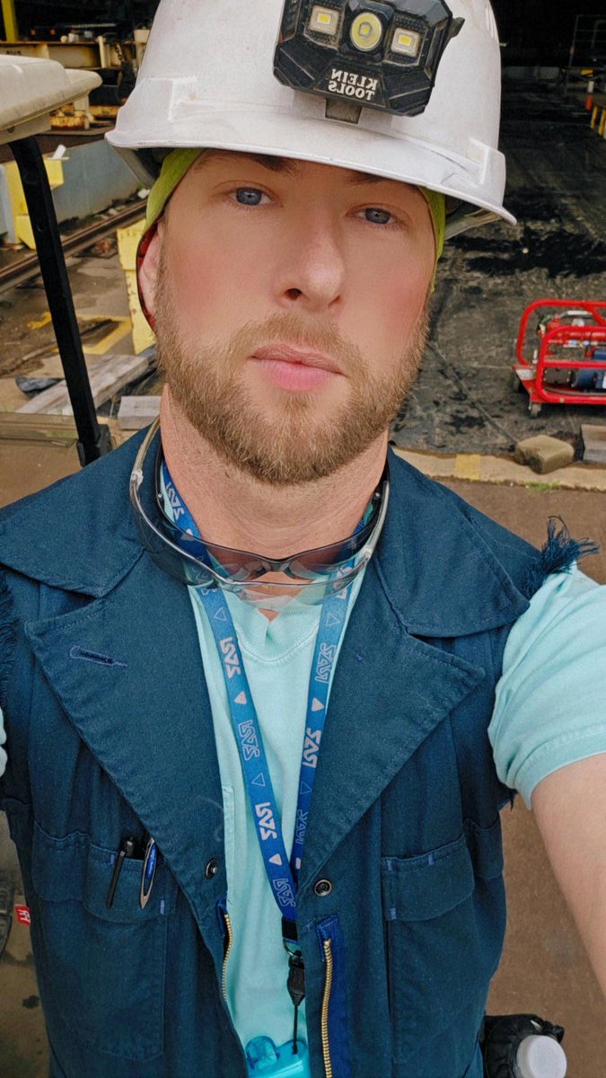 BrandonDubisky's tweet photo. Ya boy is tired after that late night loss... but we still gotta get this money. #ShipyardLife https://t.co/NvDdeulNPe
