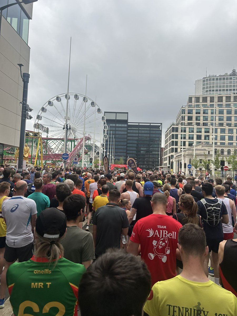 MrAbnett01's tweet image. Brilliant day! PB in the half marathon! 🏃