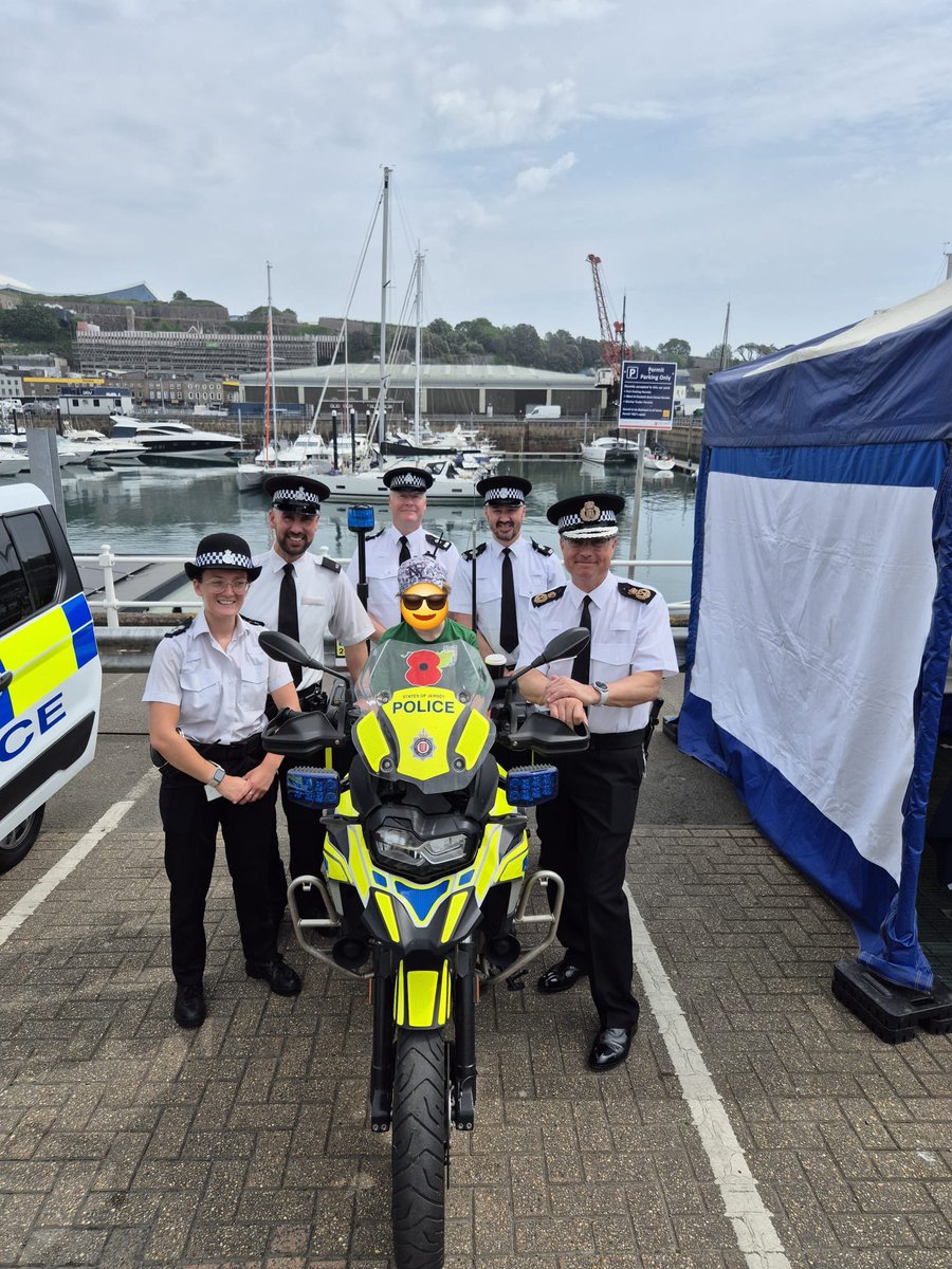 Day 2 of <a href="/jerseyboatshow/">Jersey Boat Show</a> 2025. Busier than yesterday, lots going on and all the food stalls have big queues!. Come down to see us, we have the van, bike and freebies for the kids. 👋🇯🇪☀️☀️