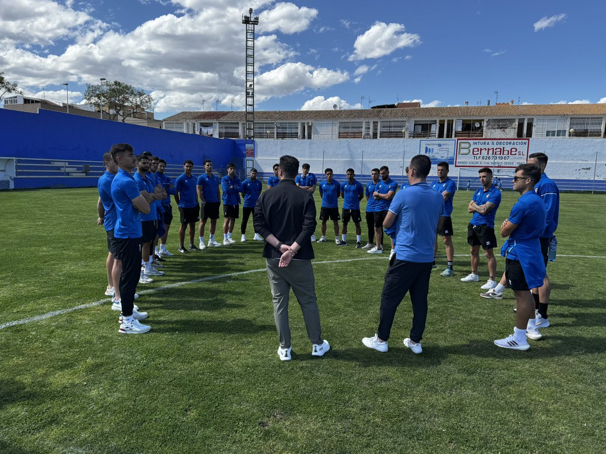📍¡Ya estamos en el 🏟️ 𝙋𝙇𝘼𝙔𝘼𝙎𝙊𝙇!

👋🏻 ¡Holaaaaaaa <a href="/CDBalaAzul1948/">C.D. Bala Azul</a>!

#BalaAzulLorcaDeportiva 
#JuntosSomosMÁS