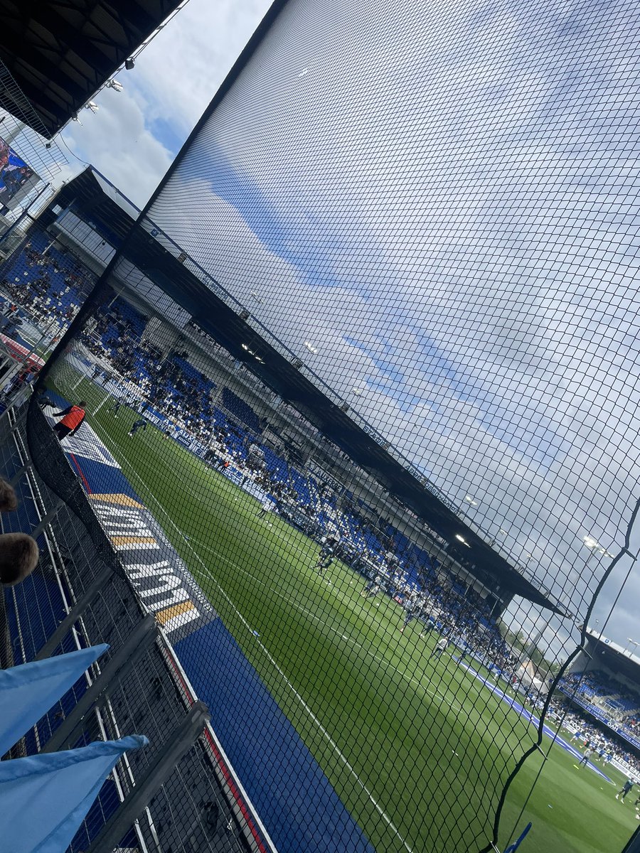 On est là ! Tous ensemble ! On va s’en sortir !!!