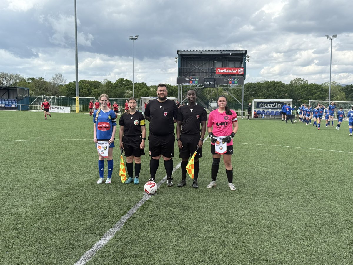SouthWalesFA's tweet image. Following a minor delay the @HughJamesLegal Under 15s Girls Cup is underway 

@CDFWanderersFC Vs @ponthirgirls
