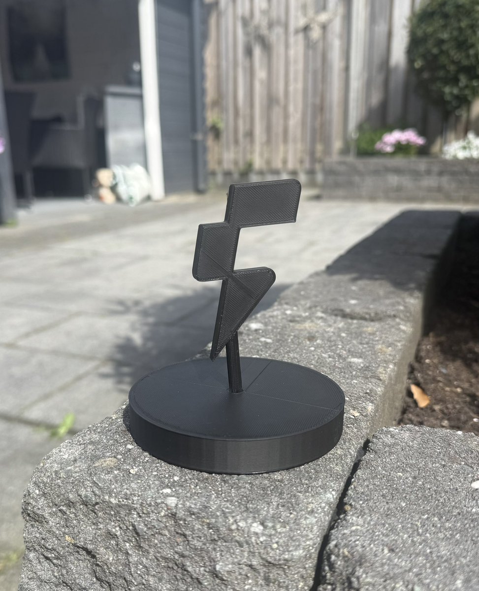 TalismanJeff's tweet image. 🔥 Just 3D printed a real-life FOGO stand ⚡️
This isn’t just art, it’s a symbol about what @FogoChain is building ☄️
@thebookofjoey #FogoIRL
