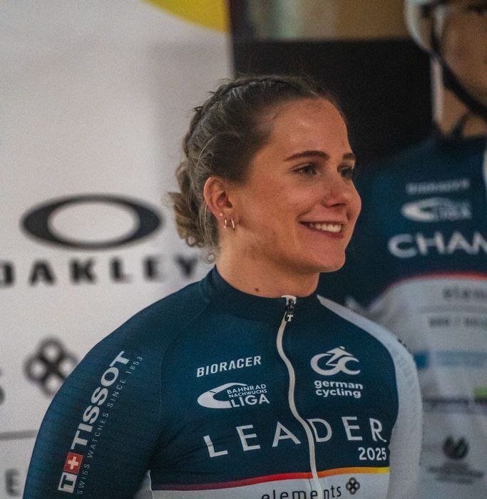 🇩🇪 Emilia Waterstradt
◼️ nuevo récord mundial junior de los 1.000 metros: 1:09.619 
◻️ new junior world record for the kilometer: 1:09.619 
◼️ nouveau record du monde junior du kilomètre: 1:09.619 
trackpiste.com/2025/05/emilia…