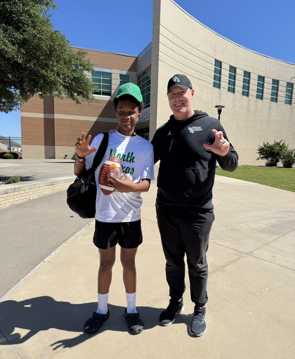treydicksonn1's tweet image. Had at good time at the @MeanGreenFB camp yesterday 🦅 @Coach_DeGar @Marchen44 @PrepRedzoneTX @PrepRedzoneNext @Rivals @IC_PioneersFB @247Sports @QBHitList