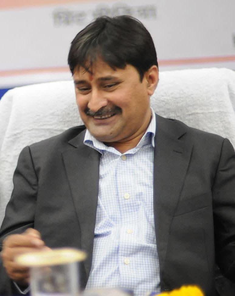 sanjayraiup4bjp's tweet image. देश के वरिष्ठ पत्रकार एवं राष्ट्रीय सहारा के समूह सलाहकार संपादक श्री विजय राय जी (@vinayraivinay जी के अग्रज) के निधन की अत्यंत दुःखद सूचना प्राप्त हुई।

ईश्वर से प्रार्थना है कि पुण्यात्मा को शांति एवं शोकाकुल परिजनों को इस असीम दुःख को सहन करने की शक्ति प्रदान करें।

ॐ शांति!!