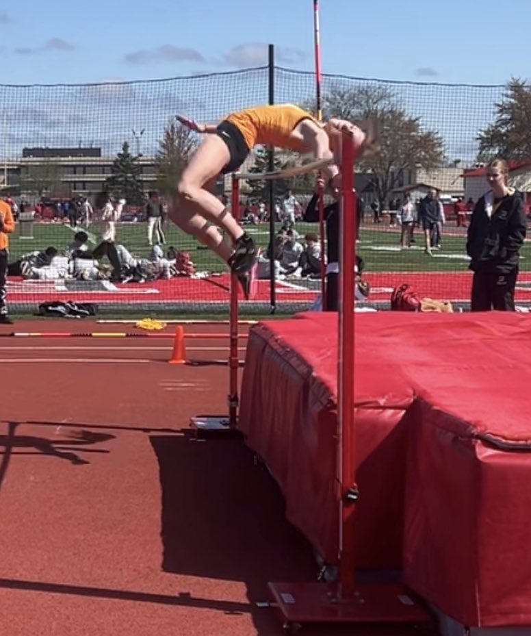 Laura Bjankini tweet media