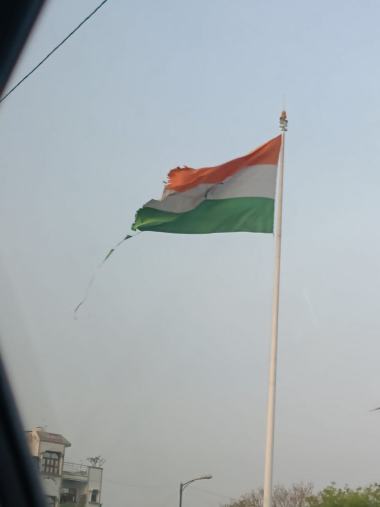rajsan75's tweet photo. @narendramodi @kheloindia Respected Prime Minister sir, today while moving in Sultanpuri area, I noticed many Indian flags installed atop high poles as a mark of national pride have got torn due to the recent high winds. Request concerned authorities to take note and replace them.
Regards 
A proud Indian https://t.co/oiIx4zUZ3p