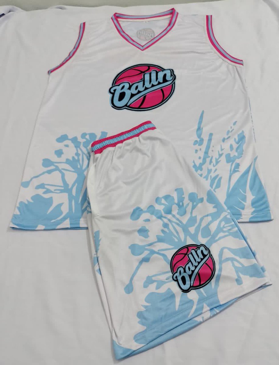 TheBallnChikn's tweet photo. Say it again for those in the back! 🗣️ 

The new look is so clean! ❄️ 

Shoot me a DM if you want to join the squad. Of course you can pay with $Balln! https://t.co/Ttjkh7u4GT