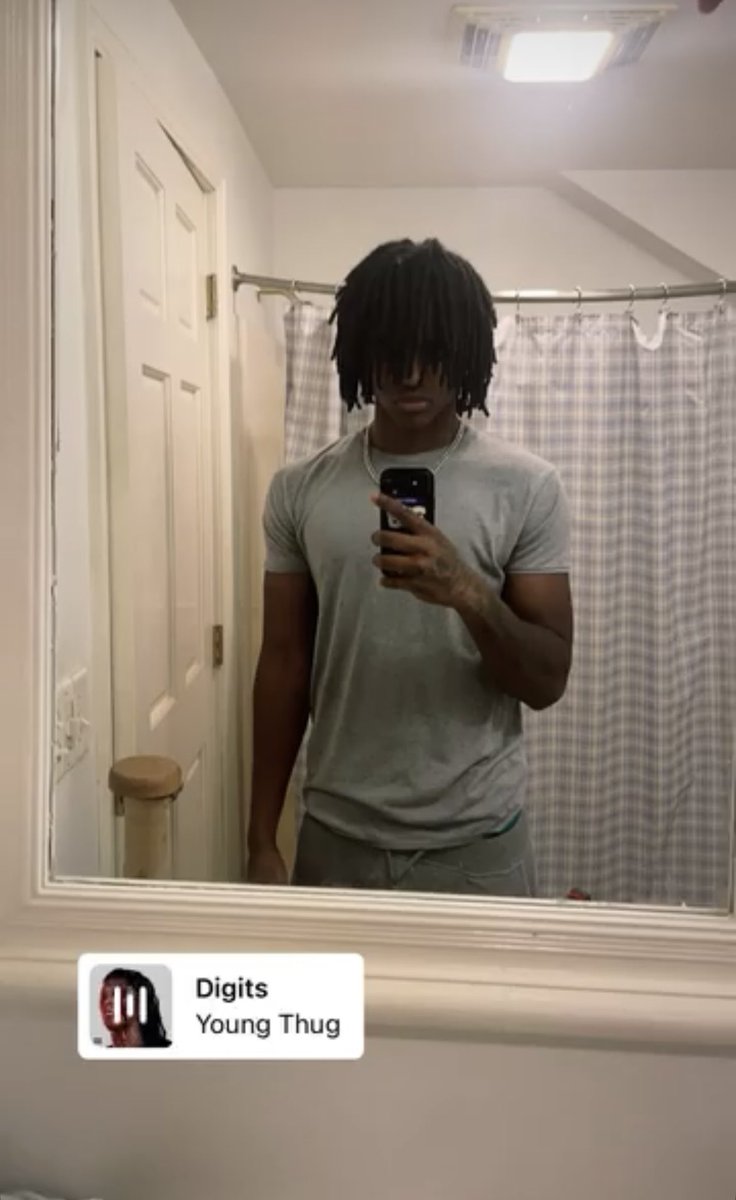 j3811315's tweet photo. Would prefer fine mfs that show their faces https://t.co/dkJJz3IPWm