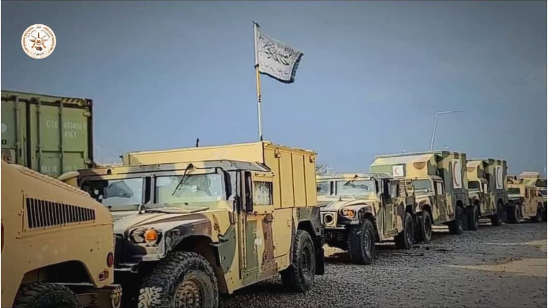 نجیب الله کریمي (@n_karimi_a) on Twitter photo د ۲۰۵ البدر قول اردو د څلورمې پلې لواء اړوند د پنځم تامیناتي کنډک په ورکشاپ کې  ټول د  ۳۳ عرادې بیلابېل ډول پوځي وسایط ترمیم او ګټې اخیستنې ته چمتو شول چې په کې ۲۴ عرادې هاموي ټانګونه، ۲ عرادې هاموي امبولانسونه، ۳ عرادې کرینګ موتر او ۴ عرادې رنجر موټران شامل دي. د ۲۰۵ البدر قول اردو د څلورمې پلې لواء اړوند د پنځم تامیناتي کنډک په ورکشاپ کې  ټول د  ۳۳ عرادې بیلابېل ډول پوځي وسایط ترمیم او ګټې اخیستنې ته چمتو شول چې په کې ۲۴ عرادې هاموي ټانګونه، ۲ عرادې هاموي امبولانسونه، ۳ عرادې کرینګ موتر او ۴ عرادې رنجر موټران شامل دي.