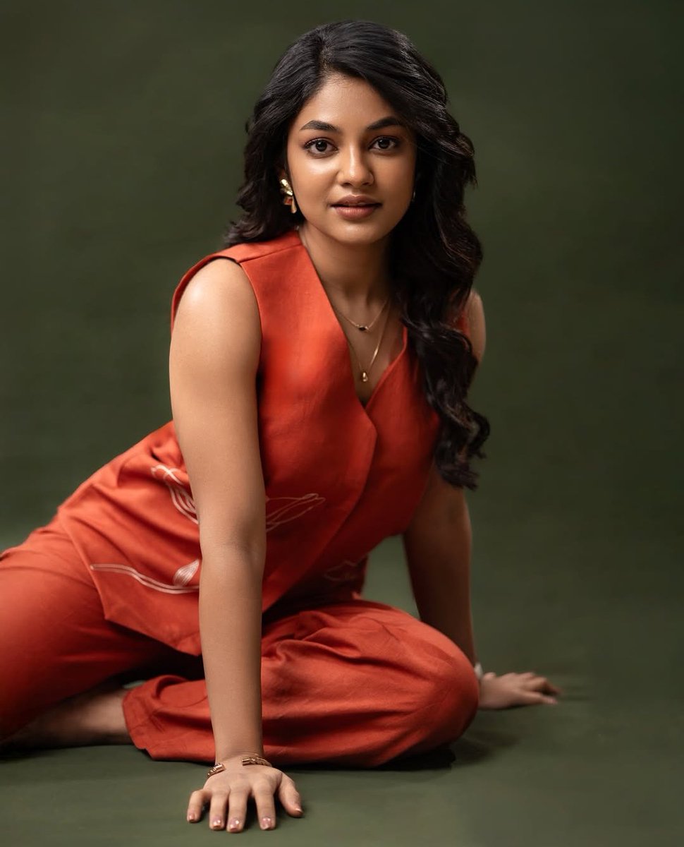 shrnbsv's tweet photo. Pretty : Ivana
#ivanaa 😊 #Tollywood #singletrailer #SingleMovie https://t.co/7ntVRcswbP