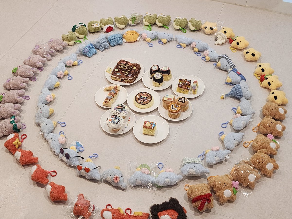 #PIXELY_1st_Anniversary

8명이서만든
픽셀리 1주년 축하
케이크

픽셀리 생일 축하해... 🌈🎂