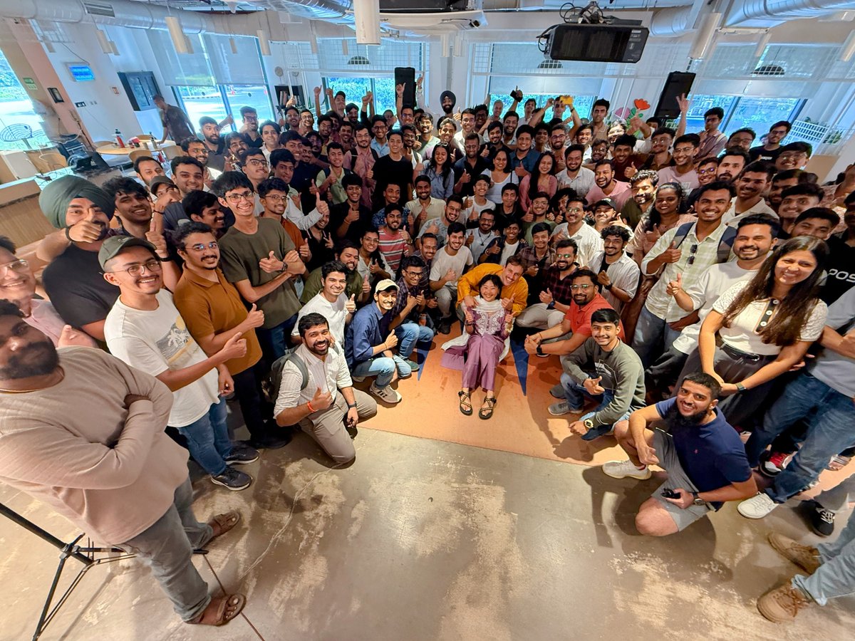 marc_louvion's tweet image. This was the craziest meetup.

200 people joined. Half of them took a flight or a train to come here.

This meetup was the same as my first impressions of Mumbai: people are very welcoming, it’s intense, alive.

It’s awesome what can happen when you build side projects and share…