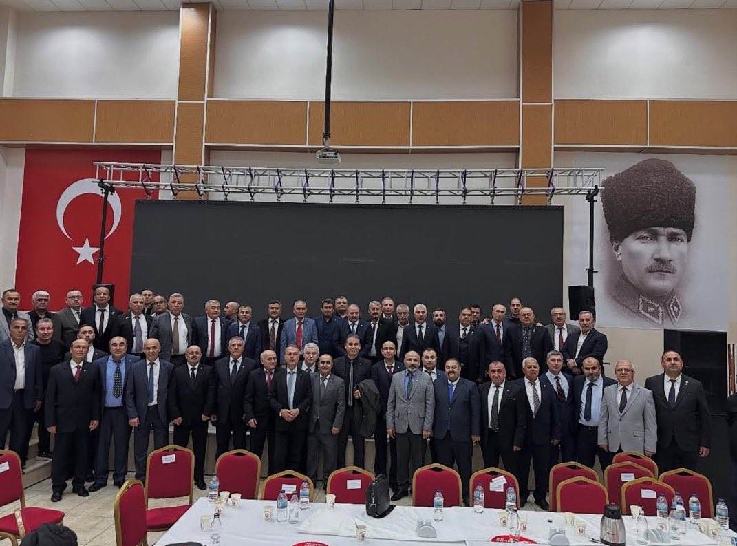 Kahraman #UzmanÇavuşlar’ın
Halen görevde 230 bin #UzmanÇavuş 120 bin Emekli #UzmanÇavuş 50 bin Şehit ailesi, kahraman Gazi,Malül #UzmanÇavuş Aileleriyle 2 milyonluk büyük bir camiayız.
Kahraman #UzmanÇavuşlar’ın Kamu yararına derneği <a href="/TEMUD_2024/">TEMUD Türkiye Emekli Uzman Erbaşlar Derneği</a> ve kurulu olan 30 il Başkanlığı