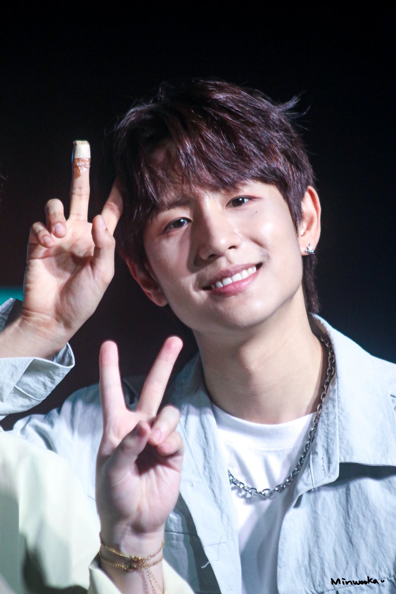 minwoo_ka's tweet photo. 25.05.04 1부
#BOYFRIEND 2025 MINI LIVE ENENT IN JAPAN
𝘏𝘖𝘓𝘐𝘋𝘈𝘠 𝘞𝘌𝘌𝘒 𝘗𝘈𝘙𝘛𝘠 

오늘두 짱이다🐹🩷

#민우 #Minwoo @MW_950731
@FCLIVE_official @BFofficial_JP
 #보이프렌드 https://t.co/iFwARB0uC2