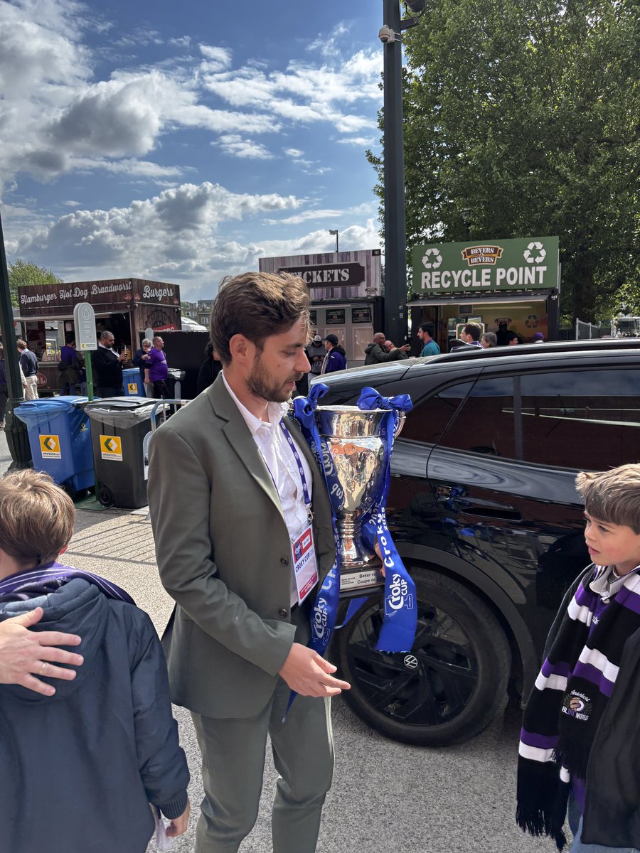 De beker is er al, dat kunnen we bevestigen 🙂 #CLUAND <a href="/sporza/">sporza</a>