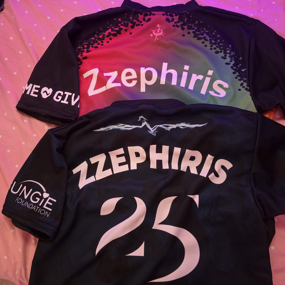 Just got my Game2Give 2025 jersey, and I love it!! Thank you <a href="/BungieLove/">Bungie Foundation</a> for this custom jersey 🥰 and thank you all for making this possible by supporting my campaigns for a great cause 💓
#Game2Give #BungieFoundation