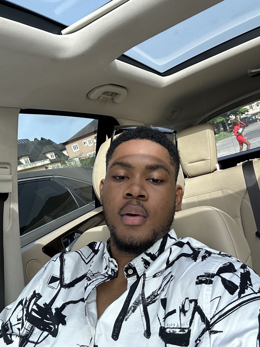 clintonjoshuaX's tweet image. I like the shirt