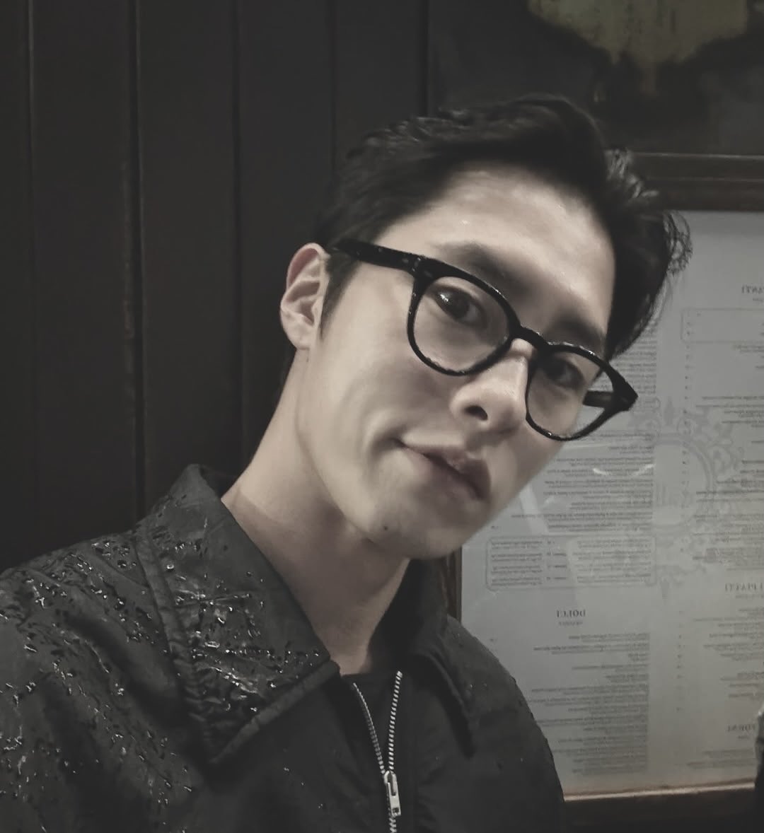 Jayewook's tweet image. Blending in with the crowd. The night is young, and so are we. Walking through the city, taking in every step. Just letting the night unfold.