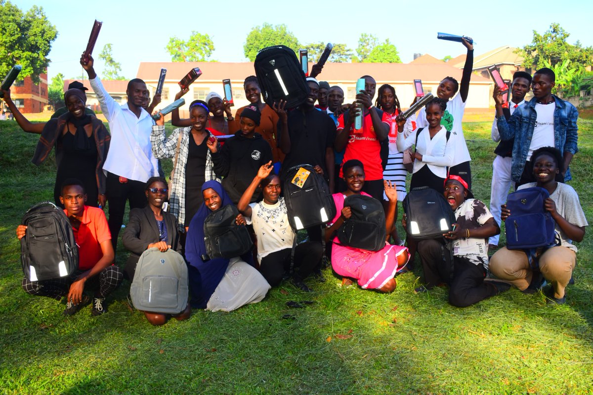 At UYDEL Masooli Centre, youth from Banda, Makindye, and Rubaga under the #EASYU25 project took the stage for a powerful SRHR debate on the motion:
“High-risk sexual behaviors are the leading causes of sexually transmitted diseases or infections among adolescents.” 

This motion