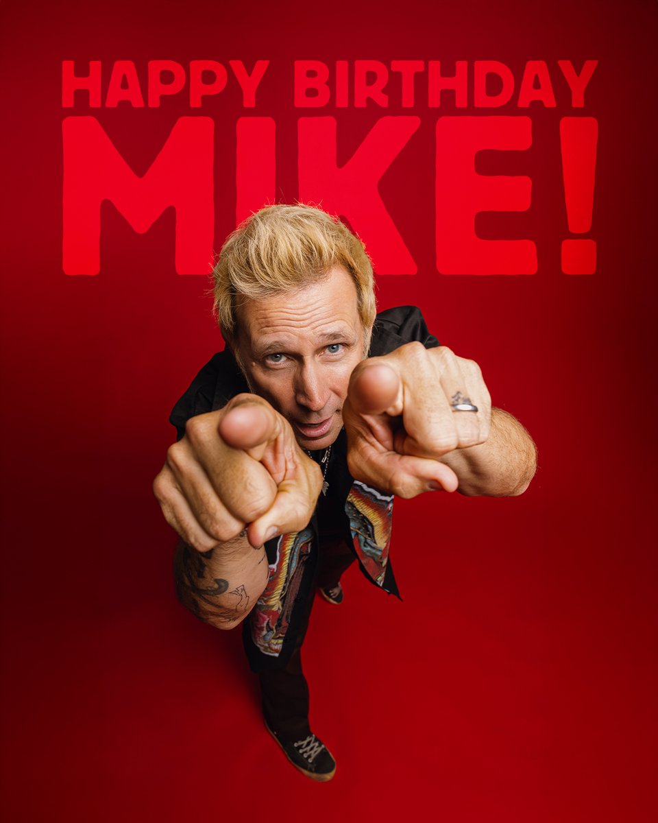 GreenDay's tweet image. Yep, that&apos;s right... it&apos;s Mike&apos;s bday !!! Now STOP reading this and go wish him a good one 🎂💥🍾😎