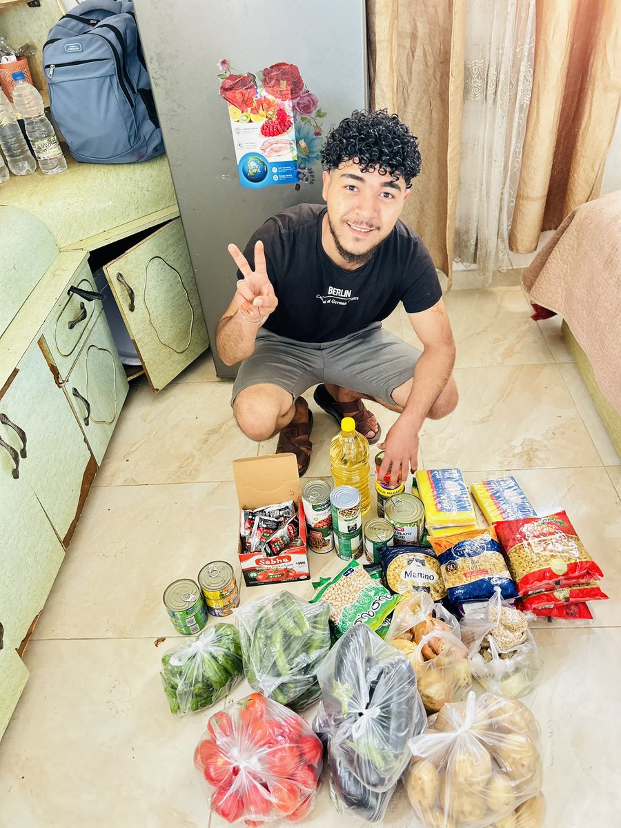 Hi guys

Please don't skip‼️‼️

Look at my beautiful smile ☺️😍

I bought vegetables and food for my family

Thank you for your continuous support

Everything is still expensive

Keep donating to us to get what we need is our most basic rights

Please don't abandon me and my