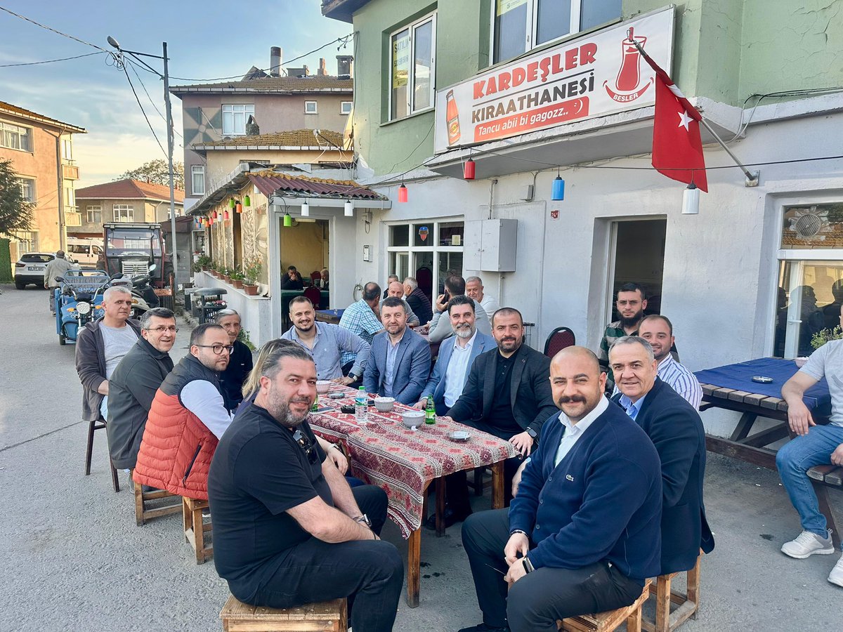 #Karacaköy Mahalle yönetimimizi ziyaret ederek hasbihal ettik. 
Her gün ilk günkü gibi aşkla çalışan mahalle teşkilatımıza çok teşekkür ediyoruz.
#DurmakYokYolaDevam #AKÇatalca