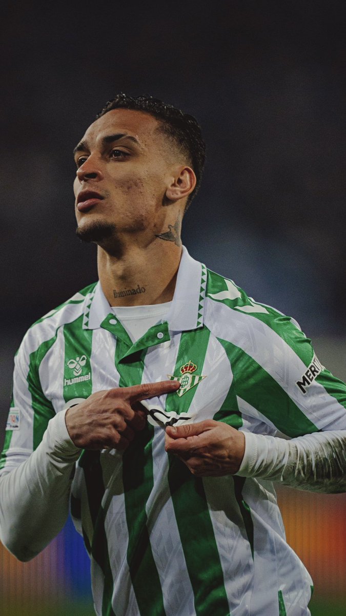 ByPabloxX2's tweet photo. No nos quedamos a Antony ni poniendo al estadio el nombre de “Coca-Cola Nestlé Spotify Sony Ettihad Villamarin”. Qué brutalidad de futbolista. https://t.co/ETztaLPmXs