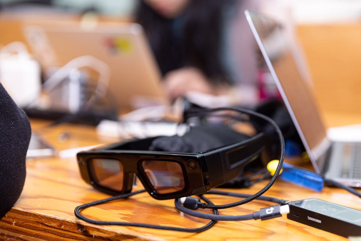 realityhackmit's tweet image. Last chance to apply! Connect 🤝 Build 🛠️ Win 🏆. That’s what you’ll be doing at the RH x Snap LiveAR Hack at AWE! 

Let’s reimagine events and spaces together through co-located multiplayer augmented reality experiences

Apply by tomorrow 5/5 at mitrealityhack.com/rh-snap-awe